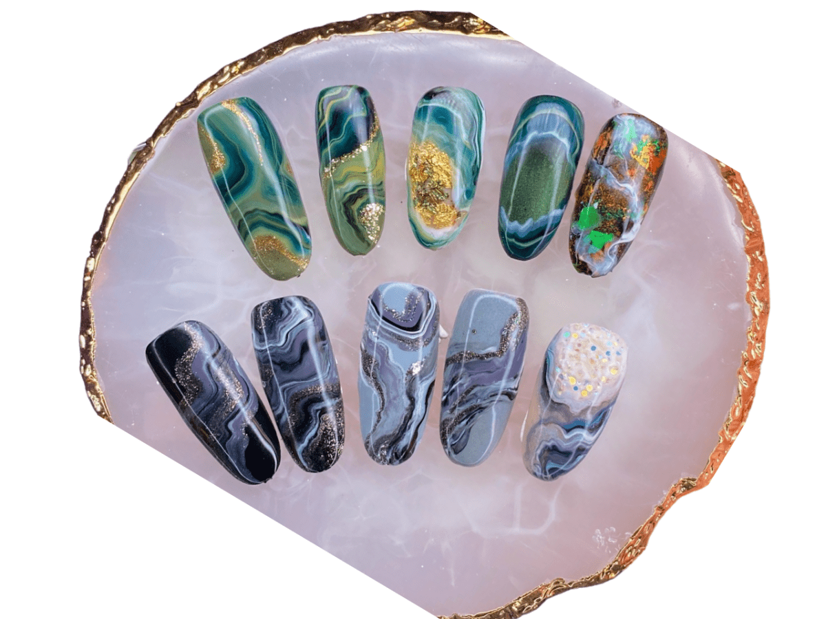 Steineffekt Nailart Schulung – Der neueste Trend für beeindruckende Designs - Studio Amelie